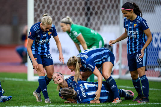 Djurgårdens Sara Olai jublar
