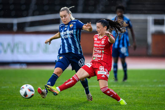 Djurgårdens Fanny Lång och Piteås Katrina Guillou