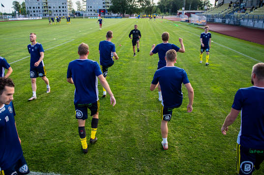 Ängelholmspelarna värmer upp