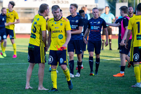 Ängelholms Robin Nilsson jublar