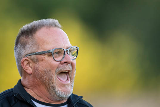 Ängelholms tränare Roar Hansen reagerar