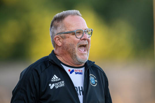 Ängelholms tränare Roar Hansen reagerar