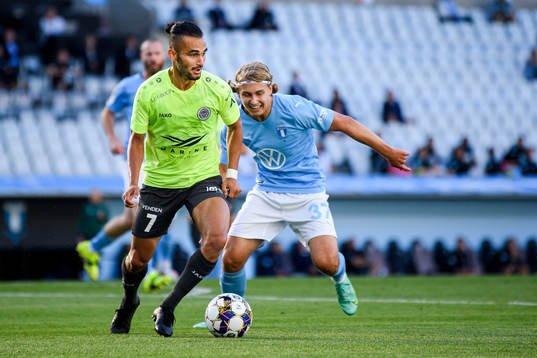 Felipe Brisola of Riga and Sebastian Nanasi of Malmö FF