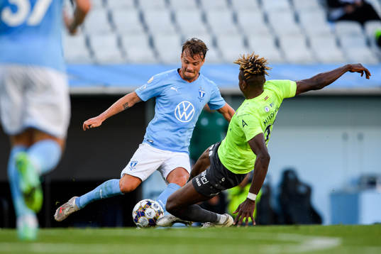 Yunusa Owolabi Muritala of Riga against Eric Larsson of