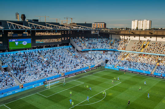 Antonio Colak of Malmö FF scores the 1-0 goal against