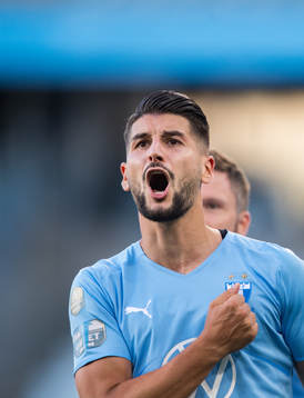 Antonio Colak of Malmö FF celebrates