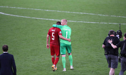 Goalkeeper Kasper Schmeichel looks dejected
