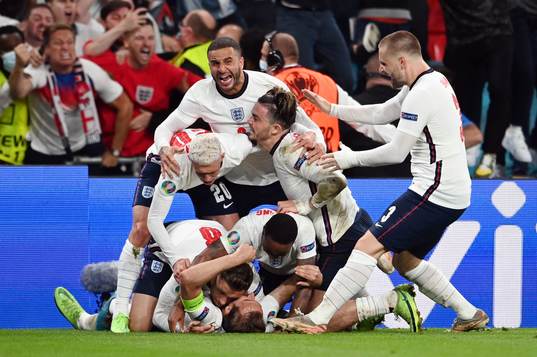 Bläddra bland fler bilder av Fotboll, EM, Semifinal, England - Danmark