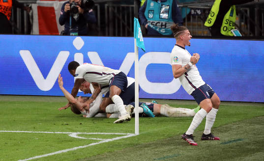 Harry Kane of England celebrates the 2-1 goal