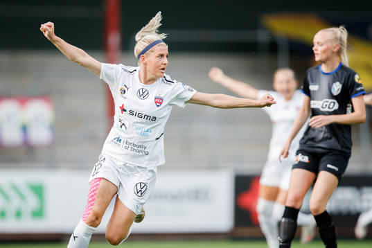 Rosengårds Olivia Schough jublar