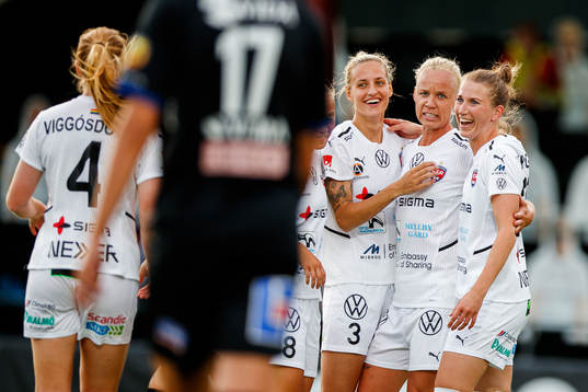 Rosengårds Nathalie Björn , Caroline Seger och Emma