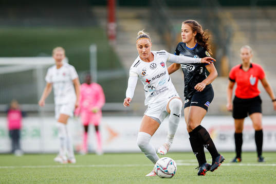 Rosengårds Sanne Troelsgaard och Växjös Elma Smajic