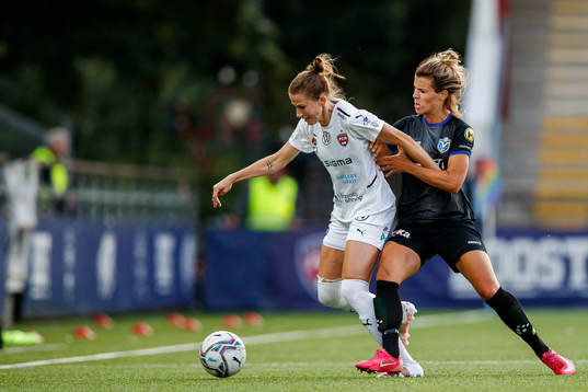 Rosengårds Emma Berglund och Växjös Mimmi Strömgren