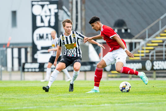 Landskronas Filip Ottosson mot B93s Milan Silva Rasmussen