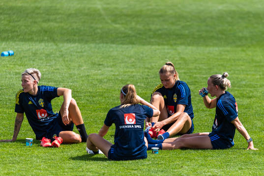 Lina Hurtig, Kosovare Asllani, Fridolina Rolfö och Julia
