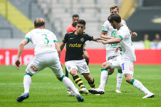 s Nicolas Stefanelli och Varbergs Oliver Stanisic