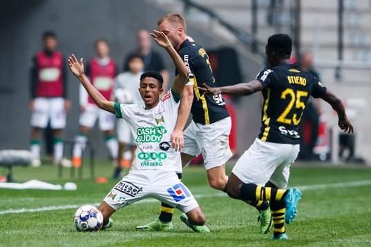 s Sebastian Larsson och Erick Otieno