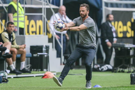 s tränare Bartosz Grzelak