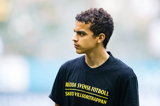 s Yasin Ayari innan fotbollsmatchen i Allsvenskan mellan