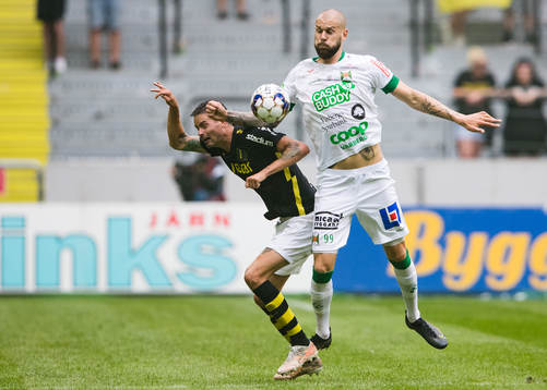 s Mikael Lustig och Varbergs Robin Simovic