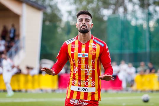 Örebro Syrianskas Rodin Deprem jublar