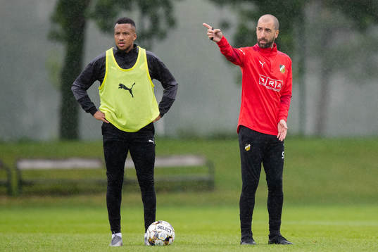 Häckens Martin Olsson  och assisterande tränare Martin