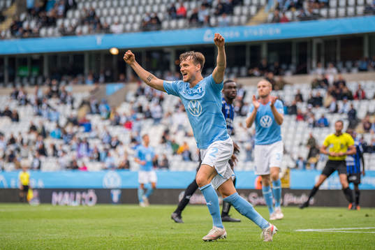 Malmö FFs Eric Larsson jublar