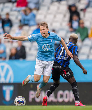Malmö FFs Oscar Lewicki och Sirius Nahom Girmai Netabay