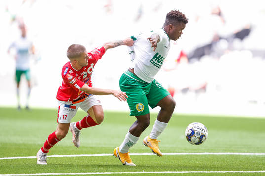 Degerfors Anton Kralj och Hammarbys Akinkunmi Amoo