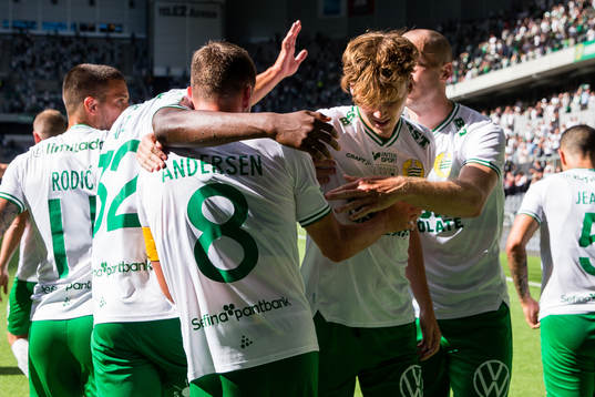 Hammarbys Williot Swedberg jublar