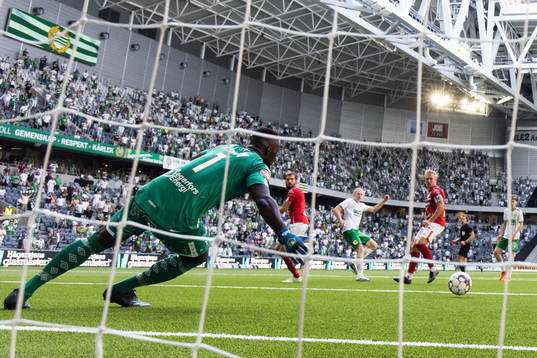 Hammarbys Gustav Ludwigson gör 5-1 för Hammarbys bakom