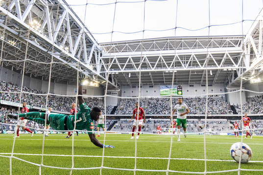 Hammarbys Gustav Ludwigson gör 5-1 för Hammarbys bakom