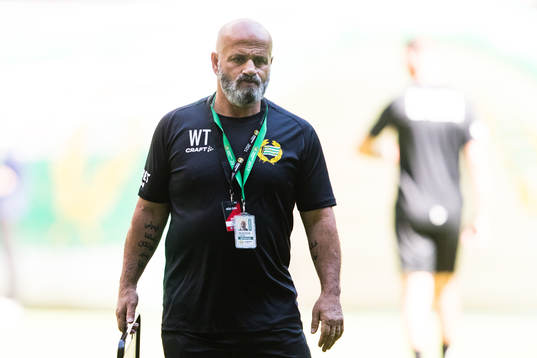 Hammarbys players manager Wadda Tamini