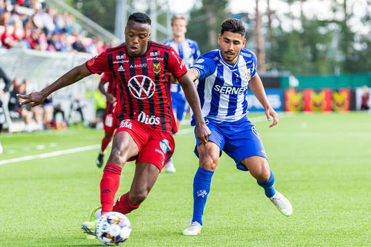 Östersunds Patrick Kpozo och IFK Göteborgs Hosam Aiesh