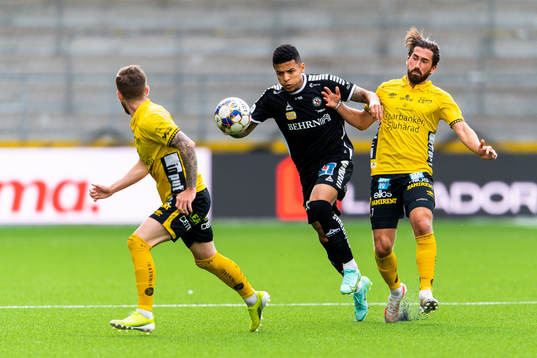 Örebros Romain Gall och Elfsborgs Frederik Holst