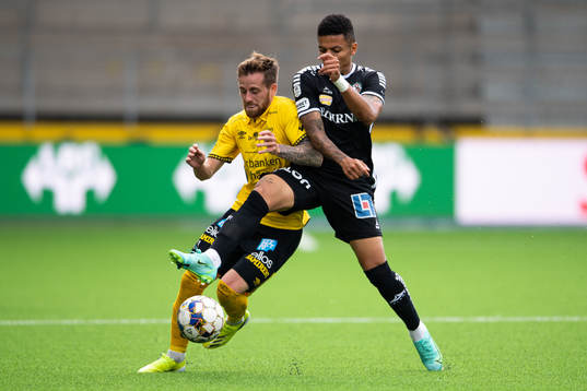 Elfsborgs Rasmus Alm och Örebros Romain Gall