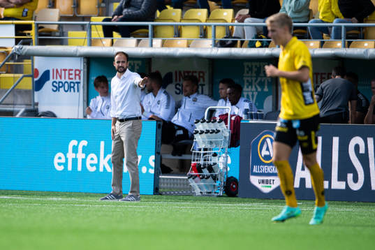 Örebros tränare Vitor Gazimba