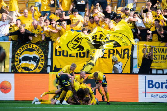 Elfsborgs spelare jublar