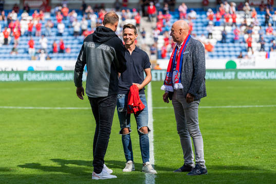 Helsingborgs Andreas Granqvist och ordförande Kjell