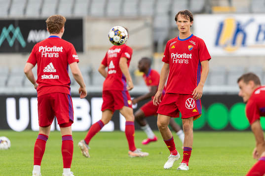 Djurgårdens Hjalmar Ekdal före fotbollsmatchen i