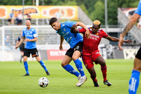 Djurgårdens Joel Asoro och Halmstads Edvin Kurtulus