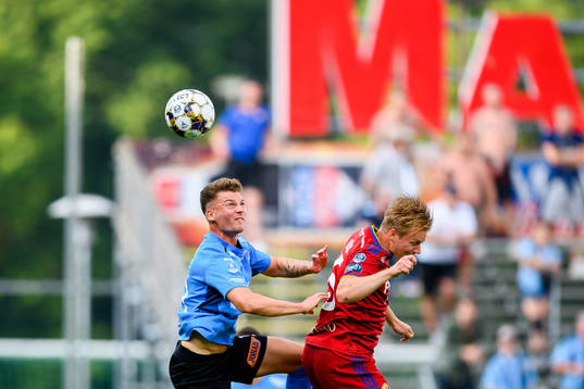 Halmstads Samuel Kroon och Djurgårdens Rasmus Schüller