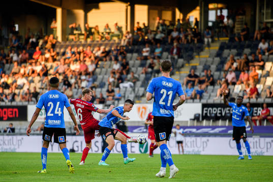 Djurgårdens Rasmus Schüller och Halmstads Marcus Antonsson