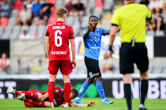 Halmstads Sadat Karim reagerar