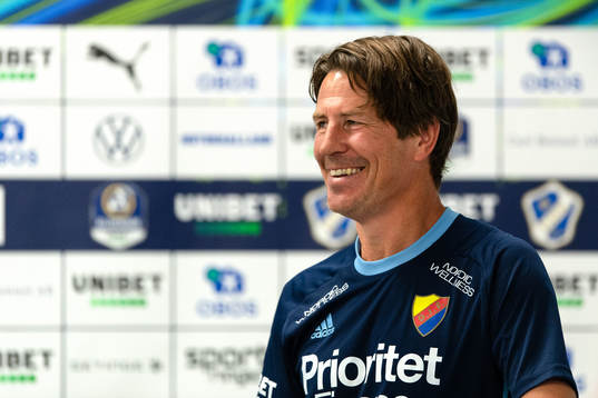 Djurgårdens tränare Thomas Lagerlöf på presskonferensen