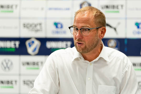 Halmstads tränare Magnus Haglund på presskonferensen
