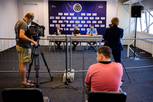 Jon Dahl Tomasson, head coach  and Antonio Colak