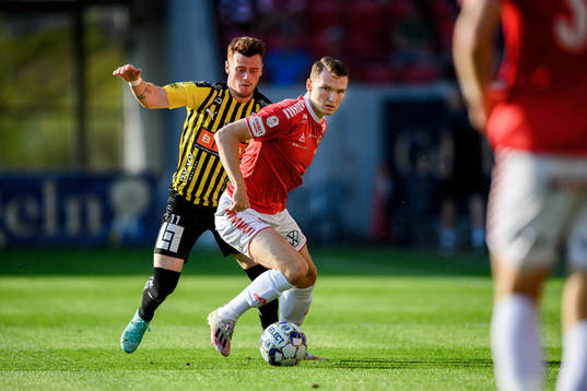 Kalmars Piotr Johansson och Häckens Tobias Heintz