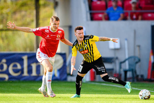 Kalmars Piotr Johansson och Häckens Tobias Heintz