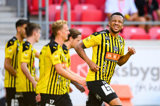 Häckens Martin Olsson  jublar